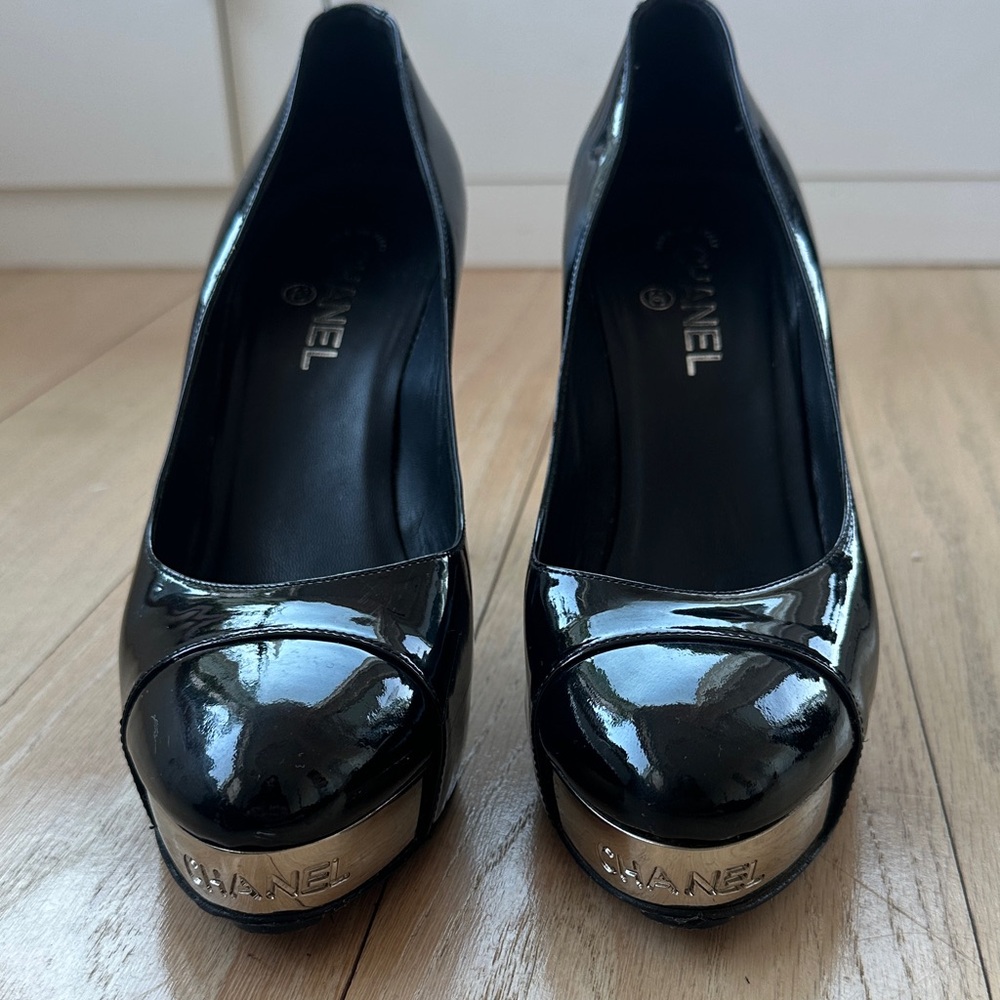 CHANEL Black and Silver Patent Leather Heels - Picture 11 of 11